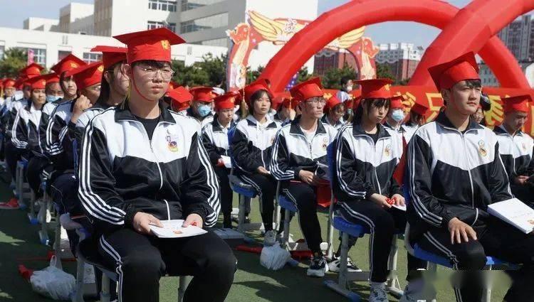 努比亚Z60 Ultra龙年限定版揭晓：中国传统文化元素拉满